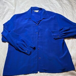 Sophisticates pendetlon buttons down shirts for women size L